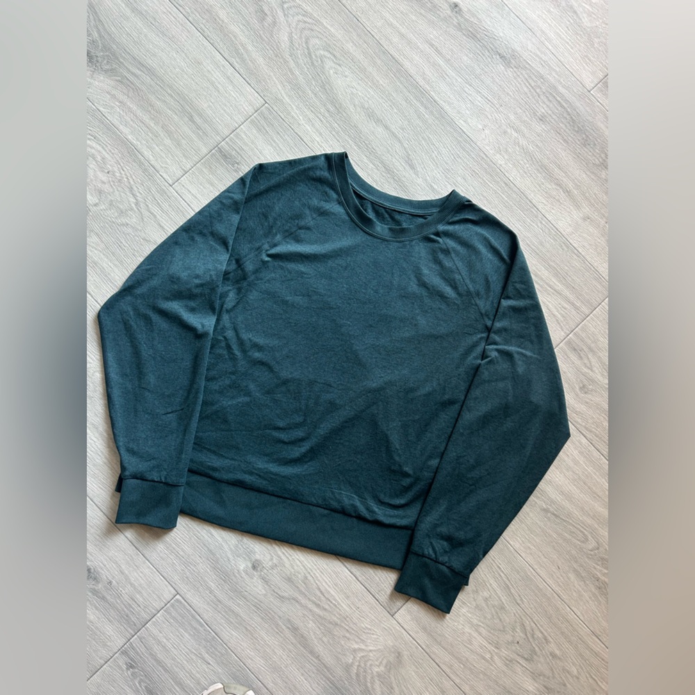 Vuori Long Sleeve Halo Crew Sweatshirt